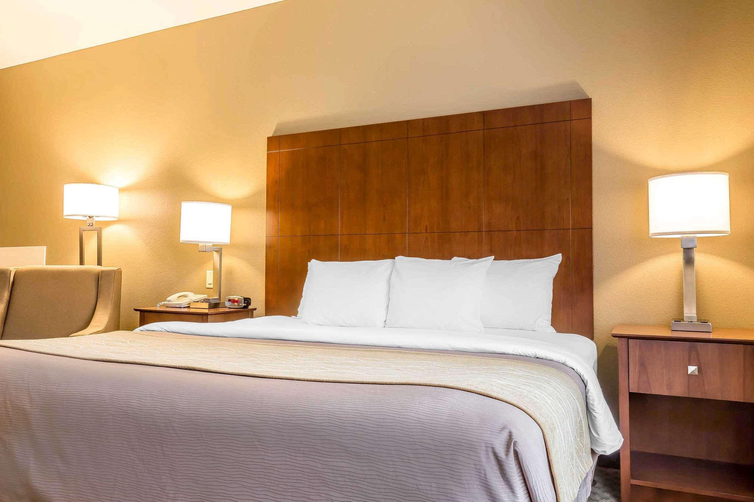 Comfort Inn & Suites East Moline Near I-80 エクステリア 写真