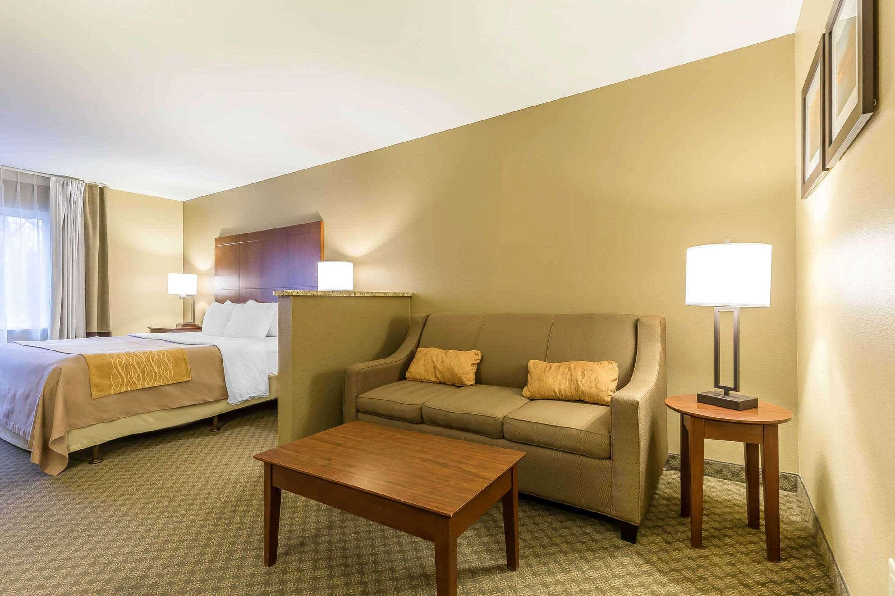 Comfort Inn & Suites East Moline Near I-80 エクステリア 写真