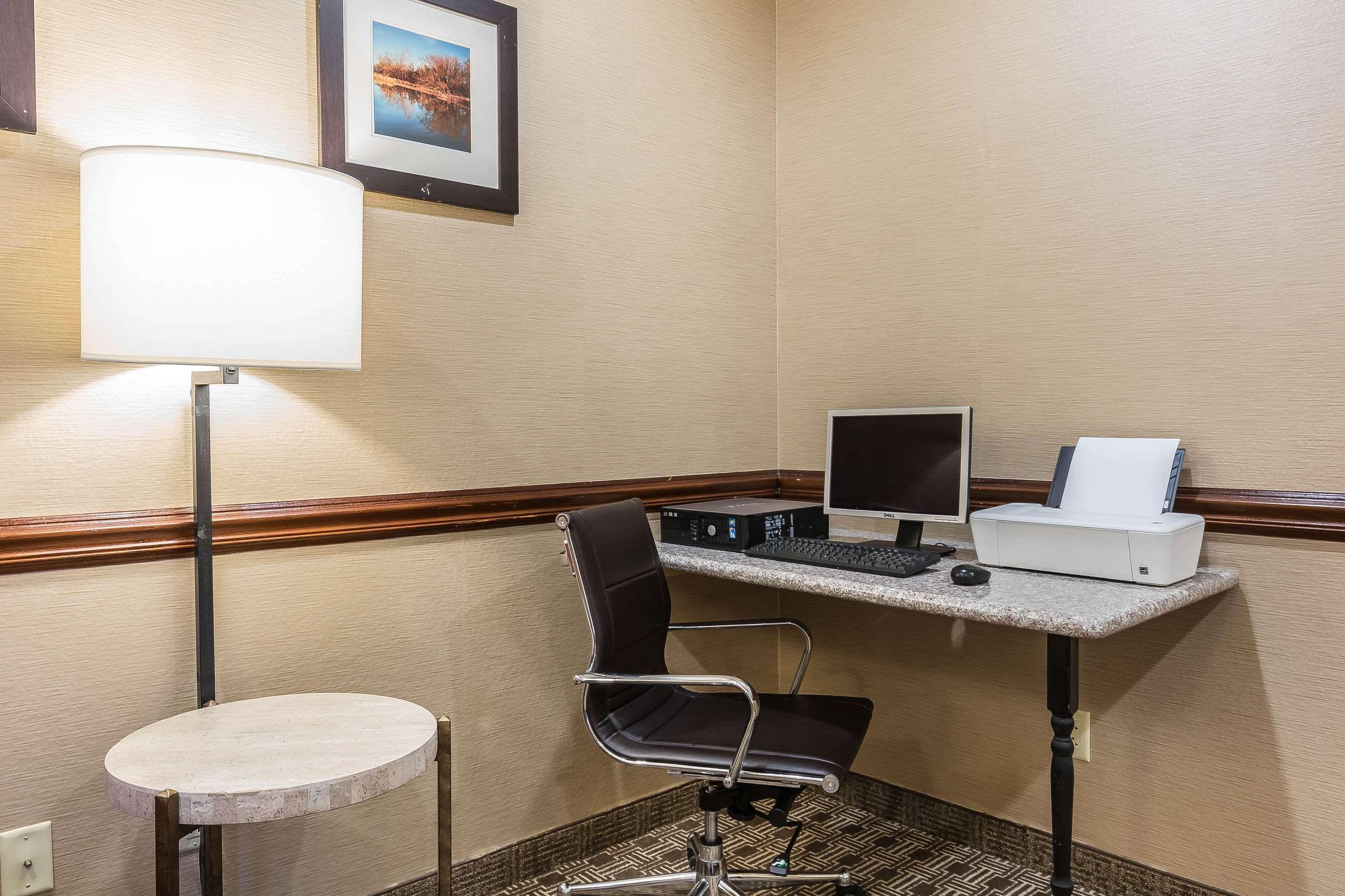 Comfort Inn & Suites East Moline Near I-80 エクステリア 写真