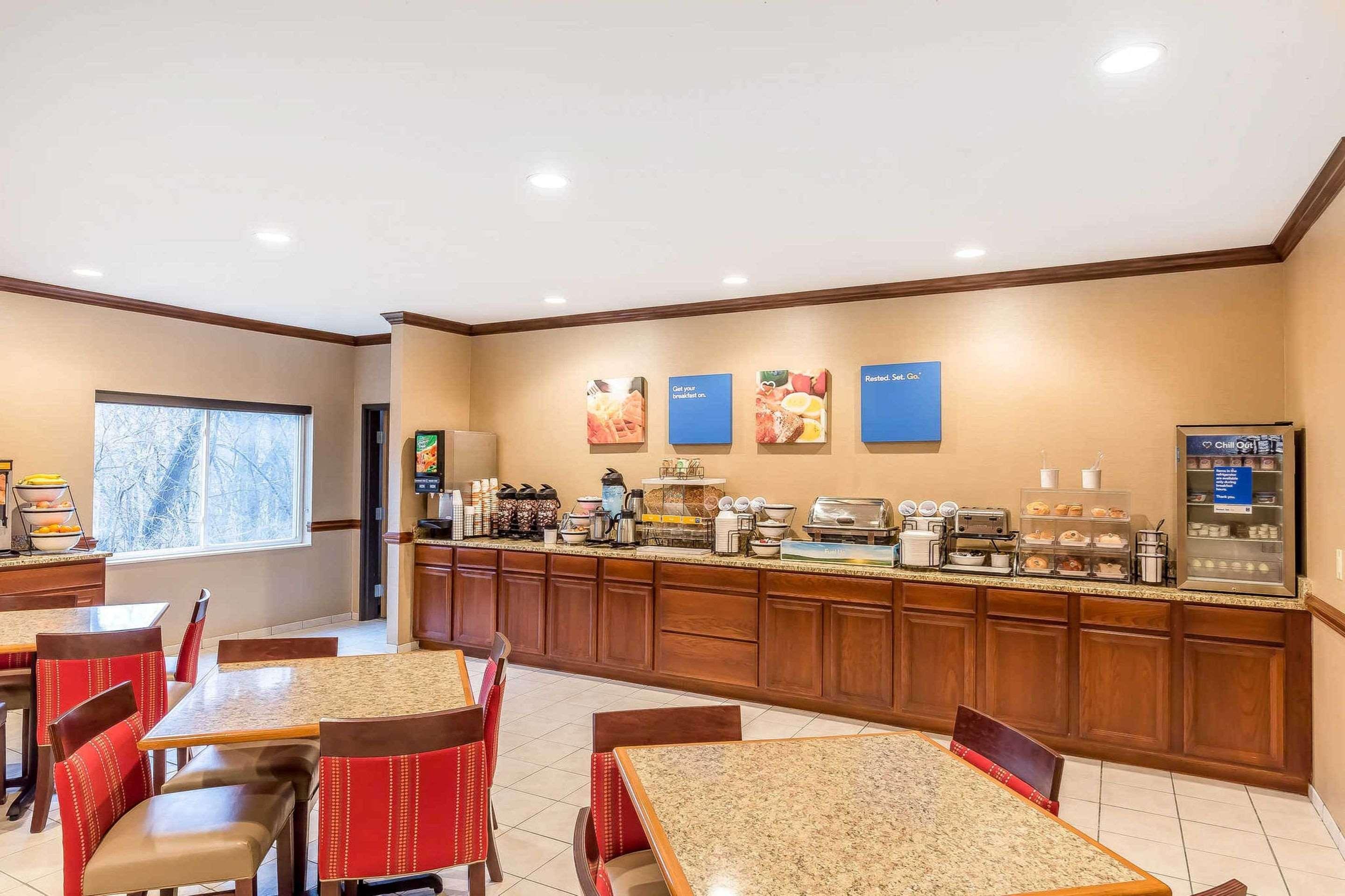 Comfort Inn & Suites East Moline Near I-80 エクステリア 写真