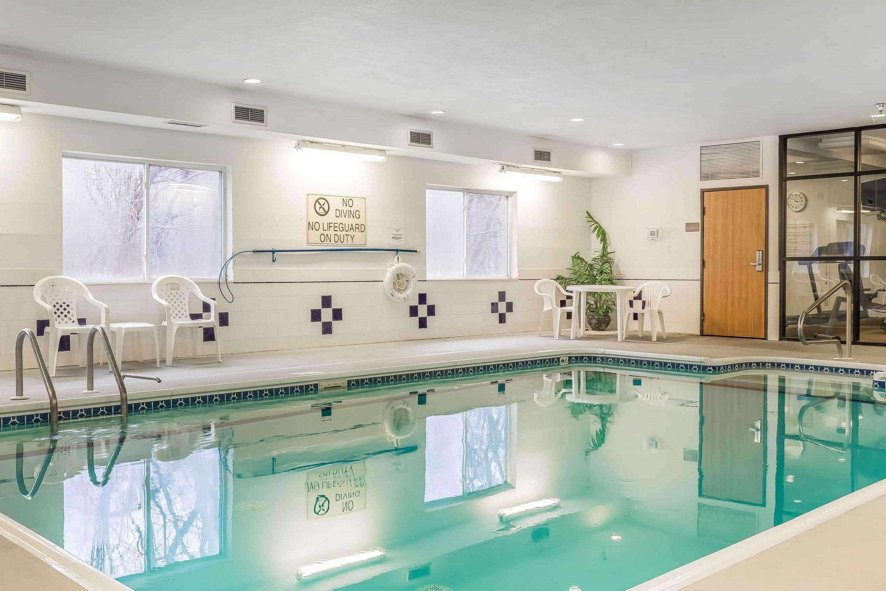 Comfort Inn & Suites East Moline Near I-80 エクステリア 写真