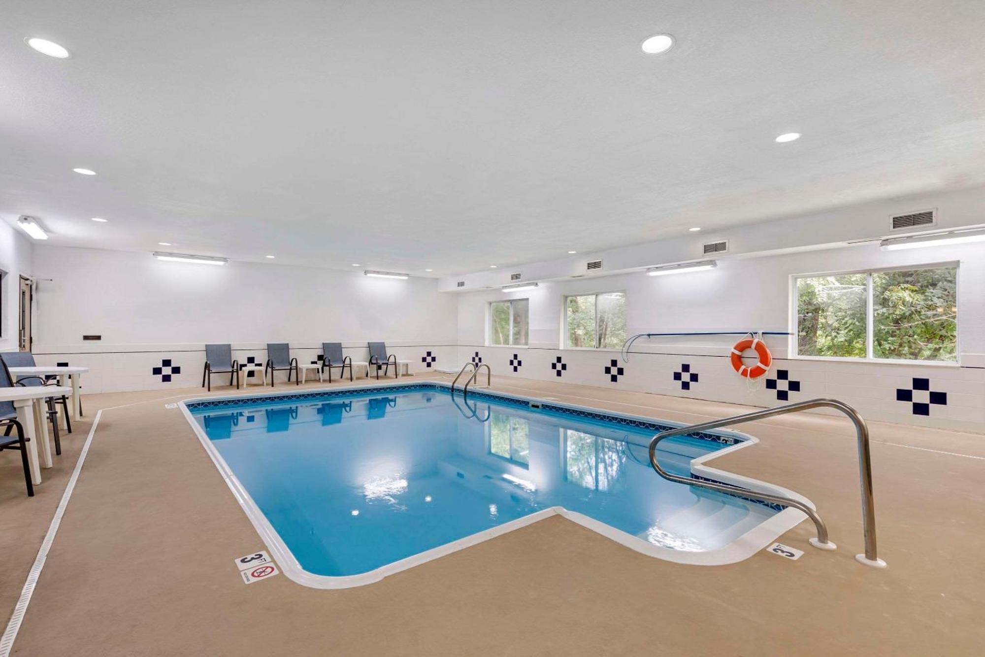 Comfort Inn & Suites East Moline Near I-80 エクステリア 写真