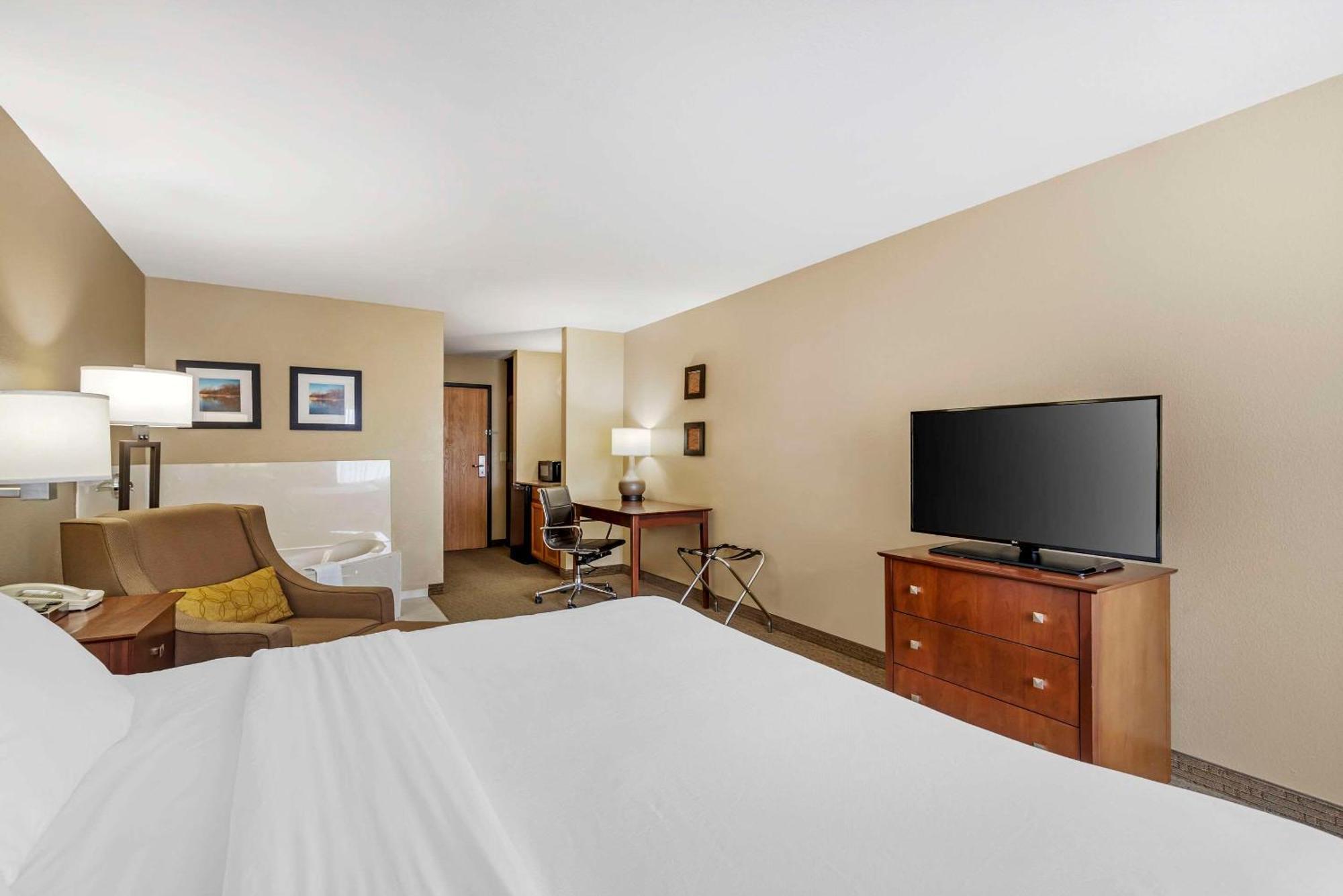 Comfort Inn & Suites East Moline Near I-80 エクステリア 写真