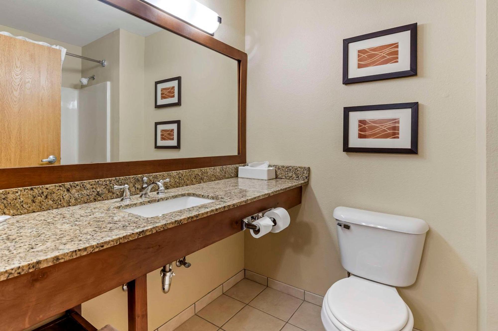 Comfort Inn & Suites East Moline Near I-80 エクステリア 写真