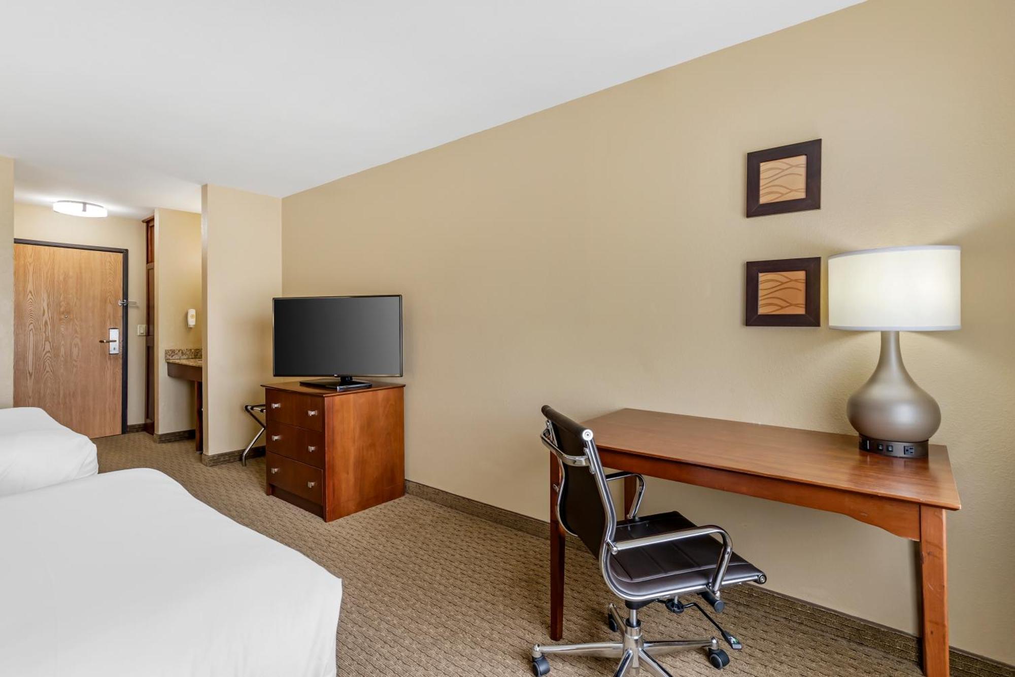 Comfort Inn & Suites East Moline Near I-80 エクステリア 写真